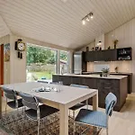 Casa vacanze In With Sauna Dronningmølle
