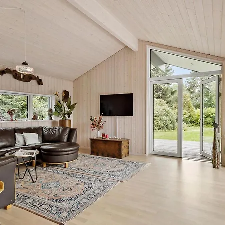 Casa vacanze In Dronningmolle With Sauna