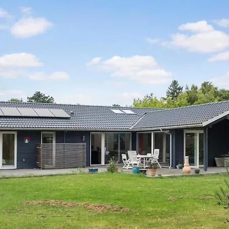 Hébergement de vacances In Dronningmolle With Sauna