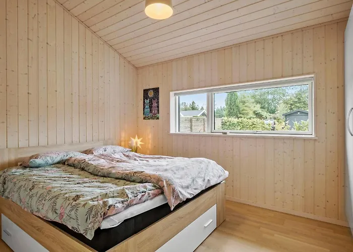 In With Sauna